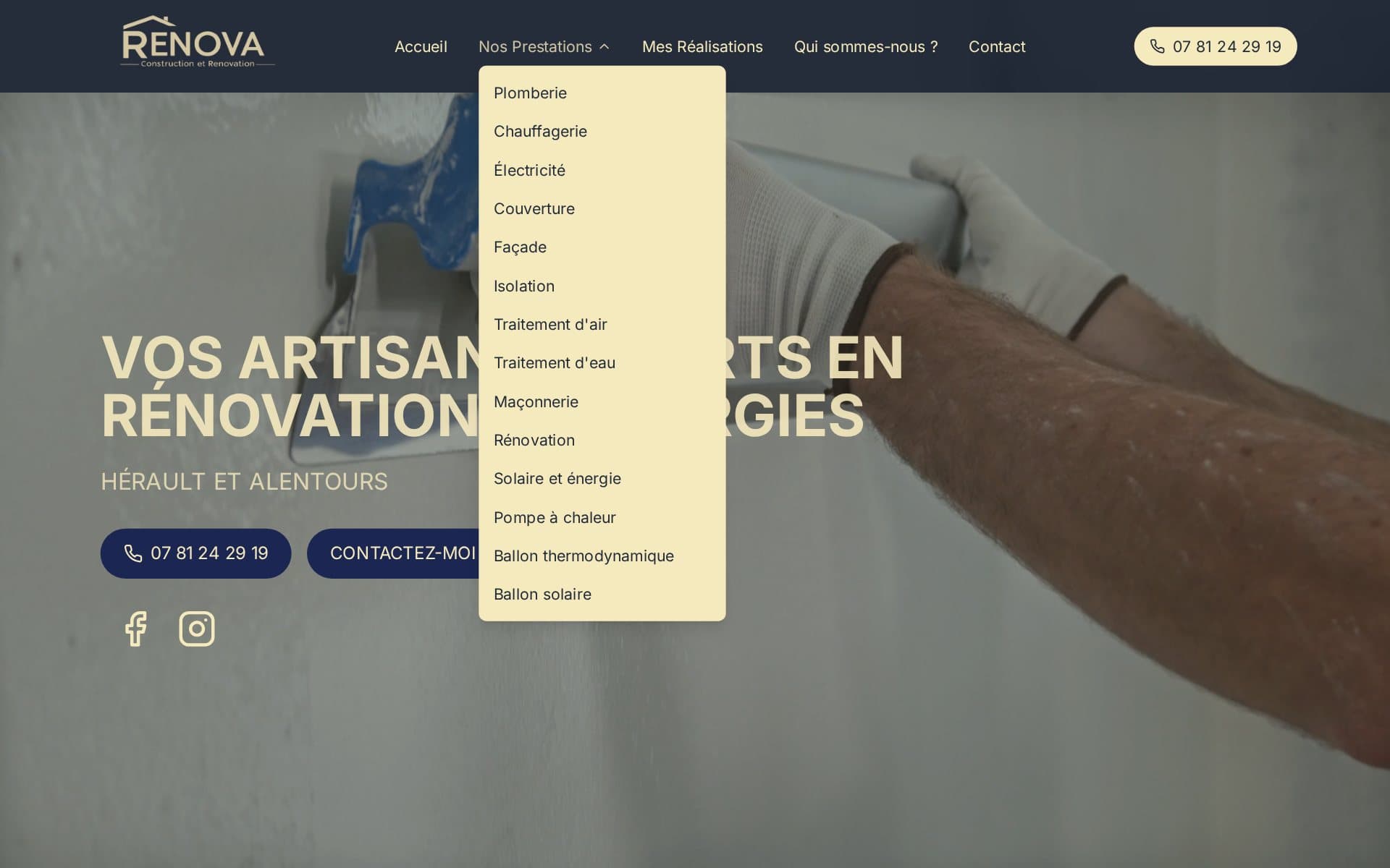 Menu « Nos prestations » du site Renova, ouvert sur les quatorze métiers, de la plomberie au ballon solaire